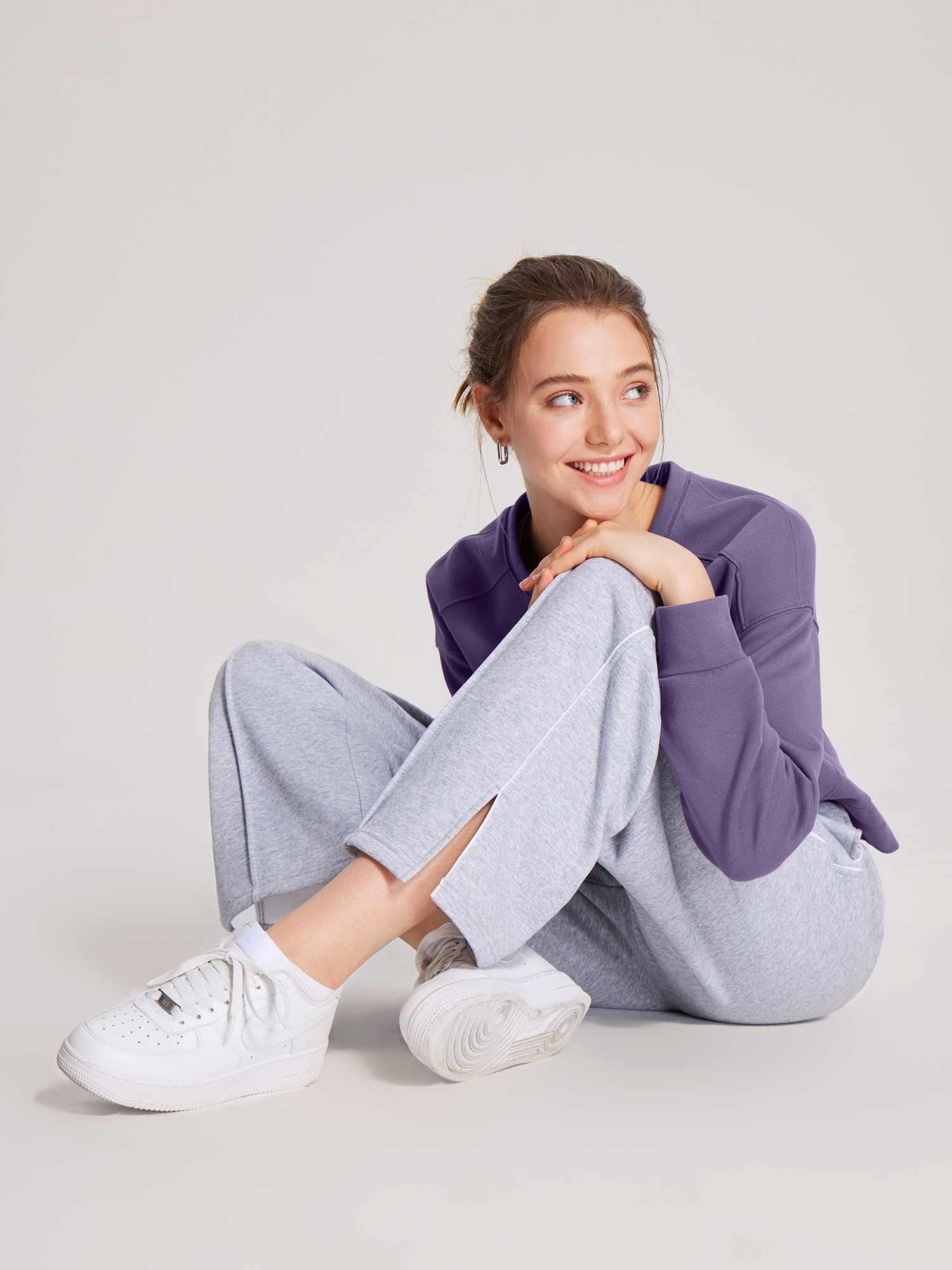 Set: Pullover Sweatshirt & Wide-Leg Sweatpants